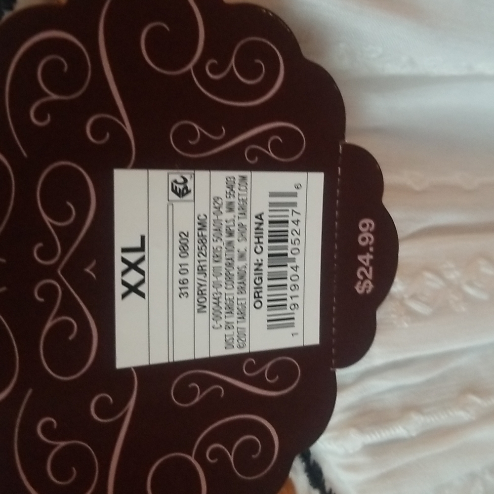 Host pick happy! Knox Rose, embroidered v-neck Tee, NWT, Size XL - Picture 3 of 7